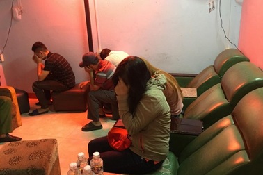 Bị phạt vì hoạt động kích dục, chủ khách sạn kiện UBND TP ra tòa