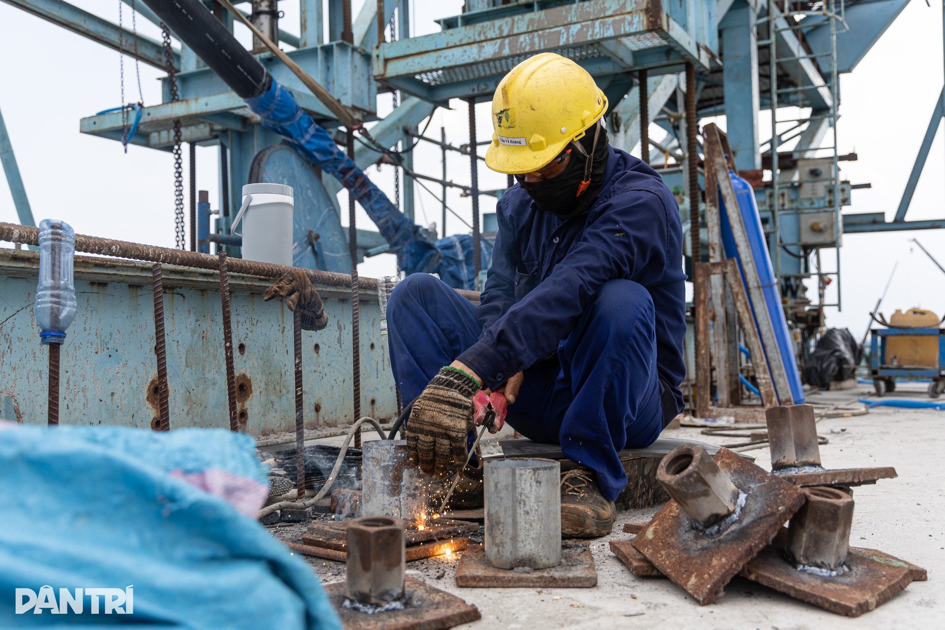 Sắp hợp long cầu dây văng cao nhất Việt Nam trên tuyến Bến Lức - Long Thành - 6