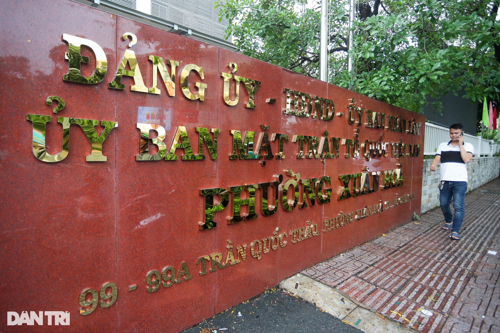 Hàng loạt địa phương ở TPHCM bắt đầu lắp đặt bảng tên phường mới - 4 Hàng loạt địa phương ở TPHCM bắt đầu lắp đặt bảng tên phường mới - 4