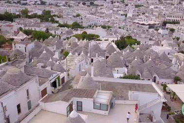 Loạt ngôi nhà kỳ lạ như cây nấm