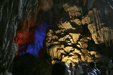 Động Tiên Sơn - Lâu đài thạch nhũ
