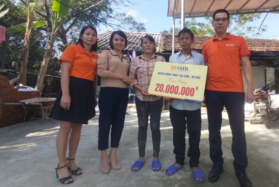 Bạn đọc tiếp tục nâng bước nữ sinh nghèo vào đại học - 1 Bạn đọc tiếp tục nâng bước nữ sinh nghèo vào đại học - 1