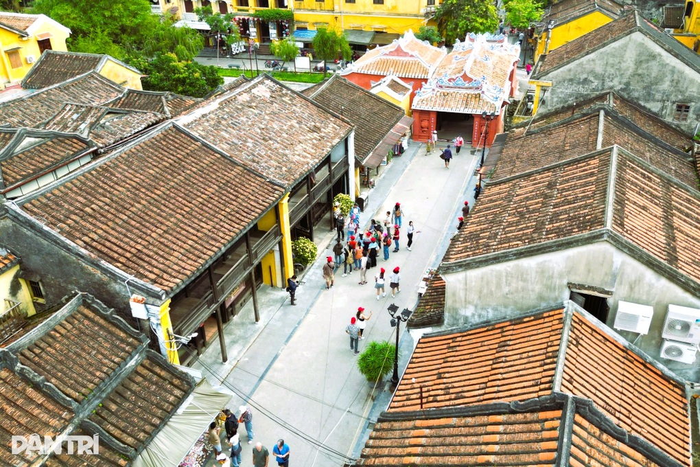Ngôi nhà cổ hơn 240 tuổi có 80 cột gỗ lim ở Hội An - 1 Ngôi nhà cổ hơn 240 tuổi có 80 cột gỗ lim ở Hội An - 1