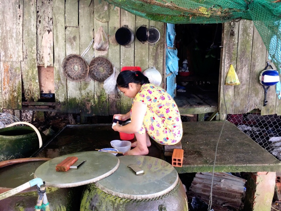 Nữ sinh mồ côi mẹ trước nguy cơ dừng bước ở ngưỡng cửa đại học - 5 Nữ sinh mồ côi mẹ trước nguy cơ dừng bước ở ngưỡng cửa đại học - 5