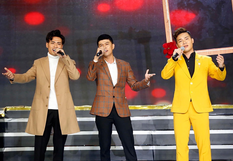 Chàng trai phụ hồ, bán dép kiếm sống lọt Top 3 Solo cùng Bolero - 1