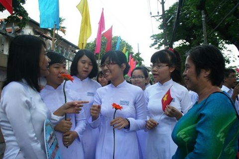 TPHCM hỗ trợ 500.000 đồng cho giáo viên khó khăn trong dịp Tết