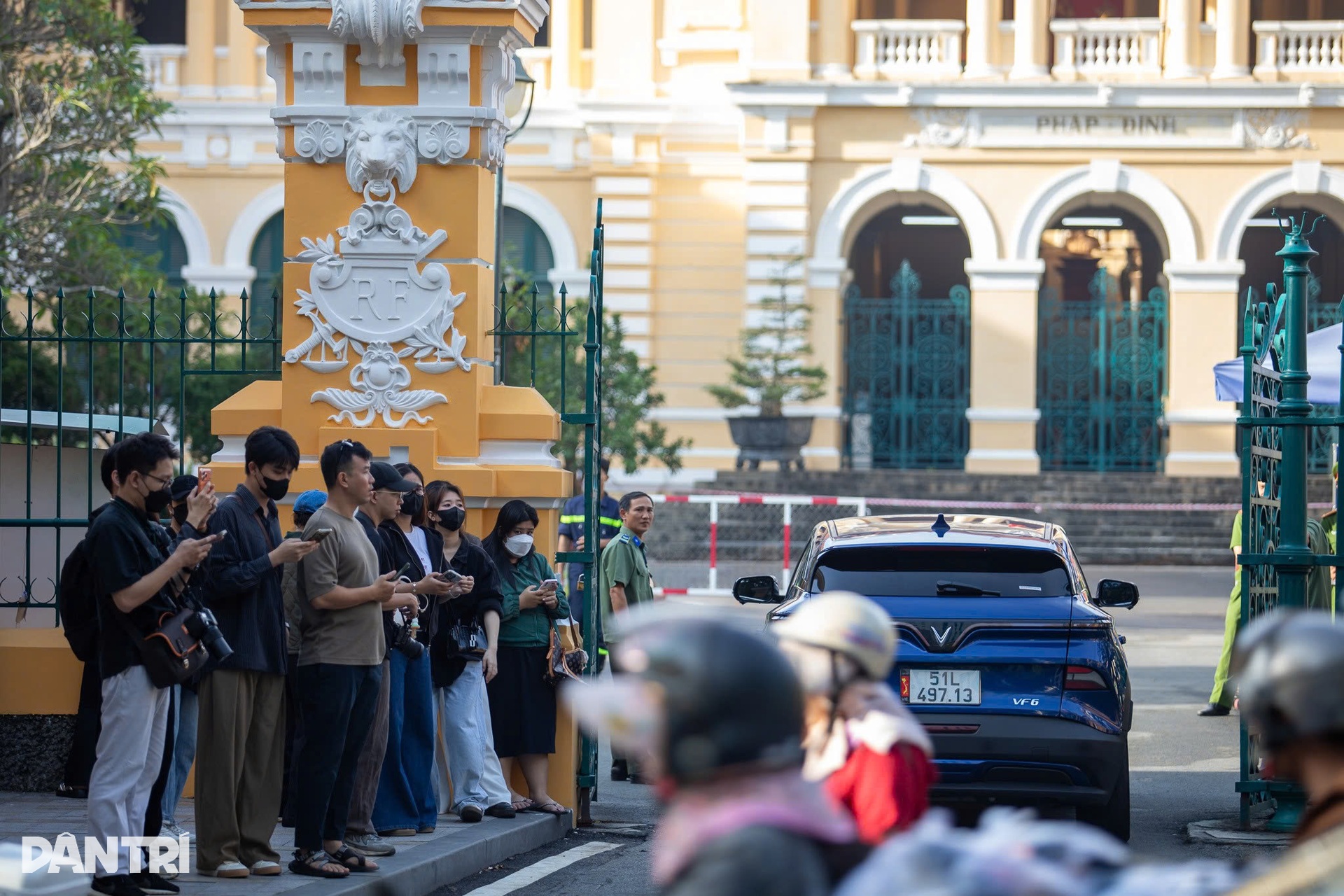 Hình ảnh hoa hậu Thuỳ Tiên, Quang Linh Vlogs, Hằng Du Mục tại phiên toà - 13