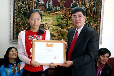 Đà Lạt khen thưởng thủ khoa 30 điểm tuyệt đối