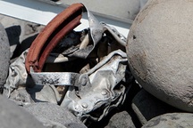 Phát hiện mảnh vỡ kim loại nghi là cửa máy bay MH370