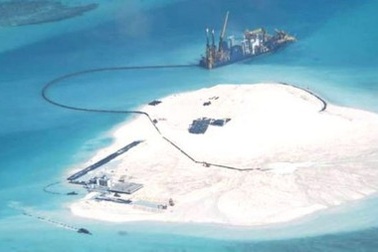 Đô đốc Mỹ: Trung Quốc xây “vạn lý trường thành” trên Biển Đông