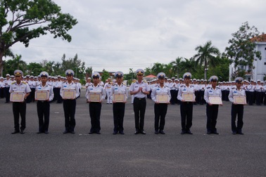 Học viện Hải quân khen thưởng chiến sĩ ứng cứu dân do lở núi