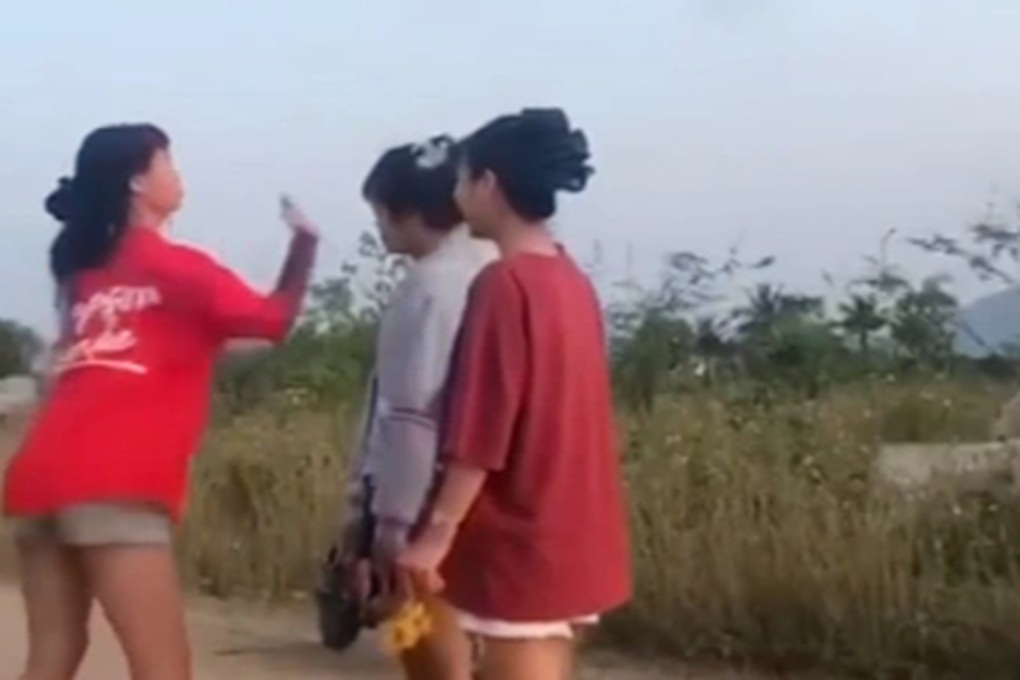 Chủ tịch Bình Định sẽ xử lý tập thể, cá nhân để xảy ra bạo lực học đường - 1 Chủ tịch Bình Định sẽ xử lý tập thể, cá nhân để xảy ra bạo lực học đường - 1
