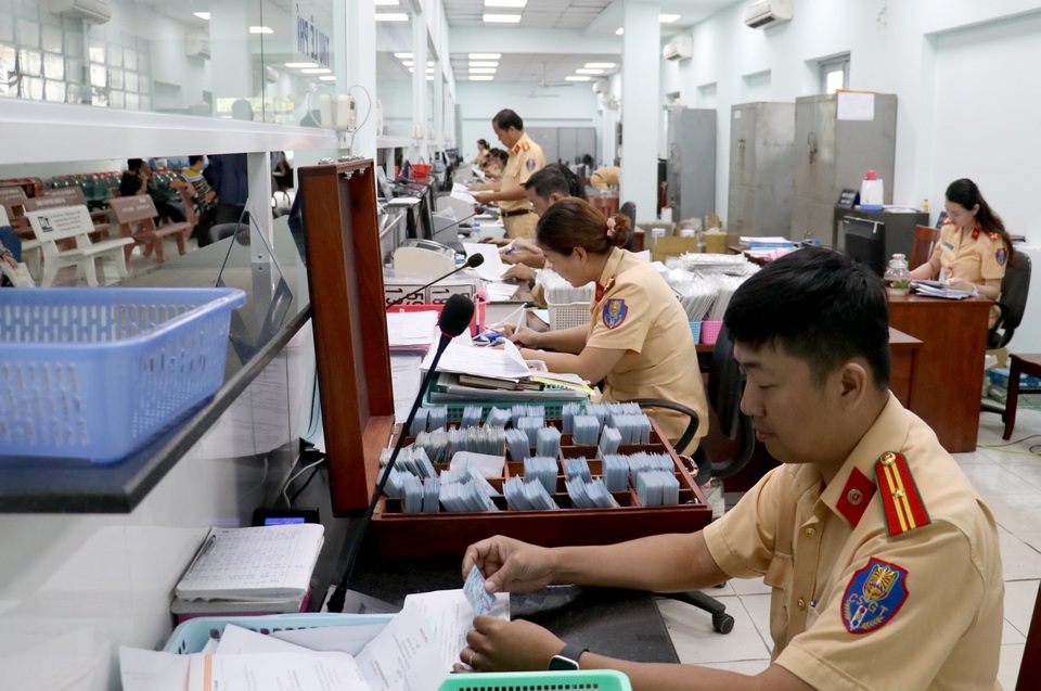 Từ 1/8, người dân cần lưu ý điều gì khi đăng ký xe trực tuyến? - 2 Từ 1/8, người dân cần lưu ý điều gì khi đăng ký xe trực tuyến? - 2