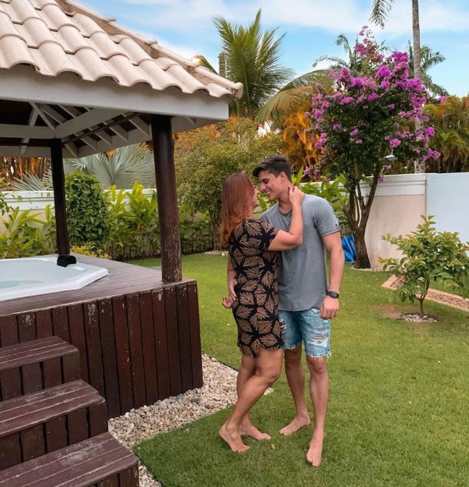 Mẹ của Neymar chia tay người tình 23 tuổi vì lý do bất ngờ - 1 Mẹ của Neymar chia tay người tình 23 tuổi vì lý do bất ngờ - 1