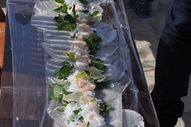 Lập kỷ lục chiếc gỏi cuốn dài nhất thế giới