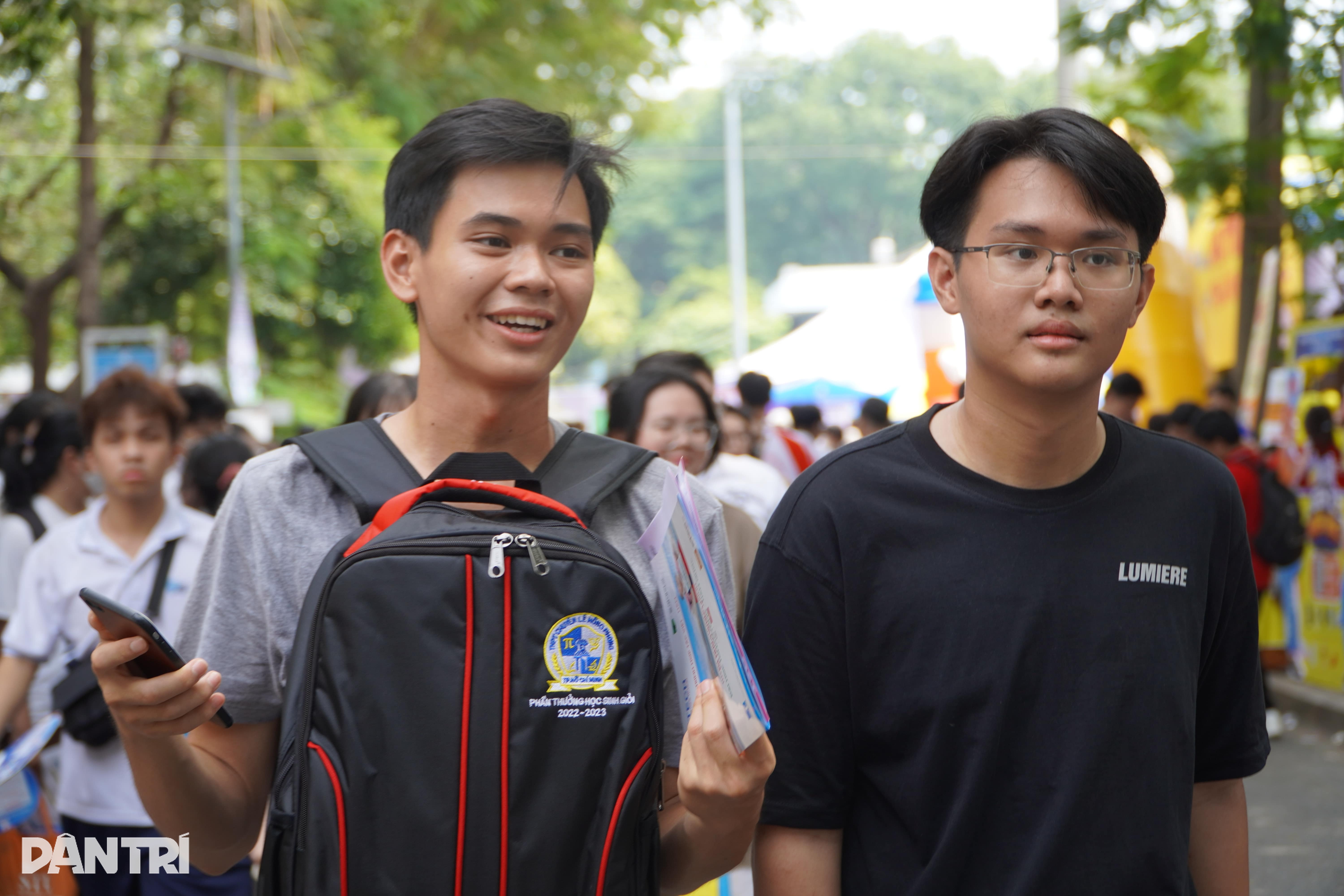 សាកលវិទ្យាល័យជាច្រើនបង្វែរទិសដៅចុះឈ្មោះចូលរៀនសម្រាប់ឆ្នាំ 2024 - 1 Nhiều trường đại học quay xe điều chỉnh chỉ tiêu tuyển sinh năm 2024 - 1