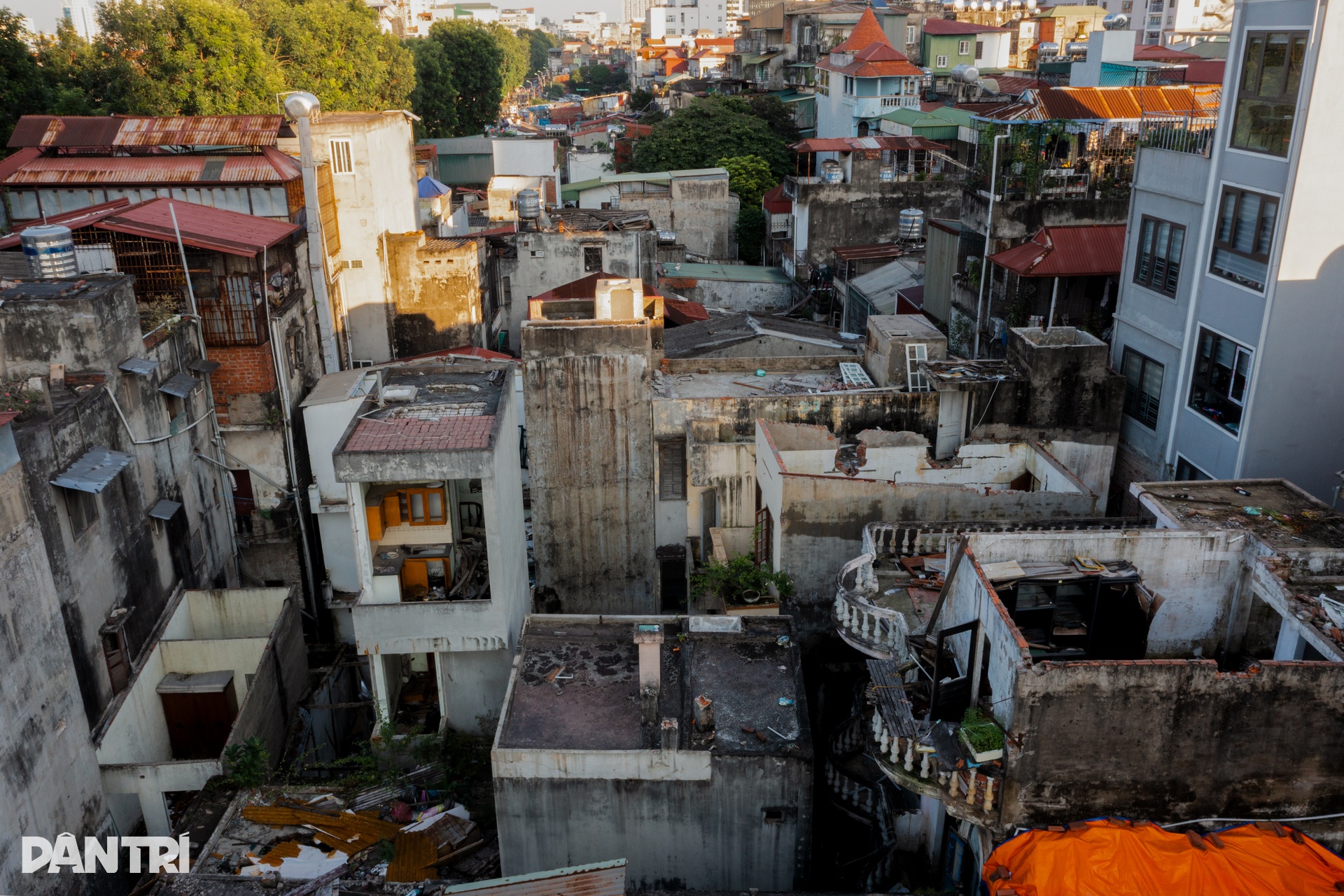 Người dân đi ở nhờ, xin điện, nước trên đường đắt nhất hành tinh ở Hà Nội - 11 Người dân đi ở nhờ, xin điện, nước trên đường đắt nhất hành tinh ở Hà Nội - 11