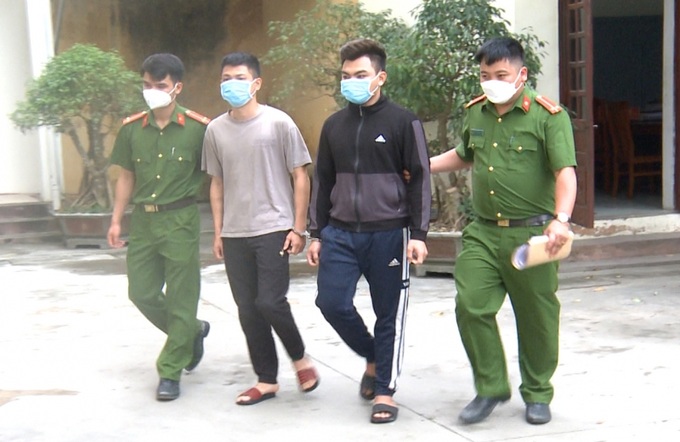 Bùi Đại Nghĩa Long và Trần Ngọc Nam tại cơ quan Công an (Ảhh: Công an Thanh Hóa)