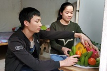 Công nhân đón Tết xa nhà với tâm tư nặng trĩu