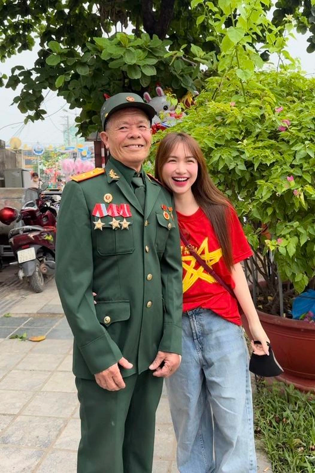 Sao Việt xúc động trong lễ diễu binh mừng chiến thắng Điện Biên Phủ - 1