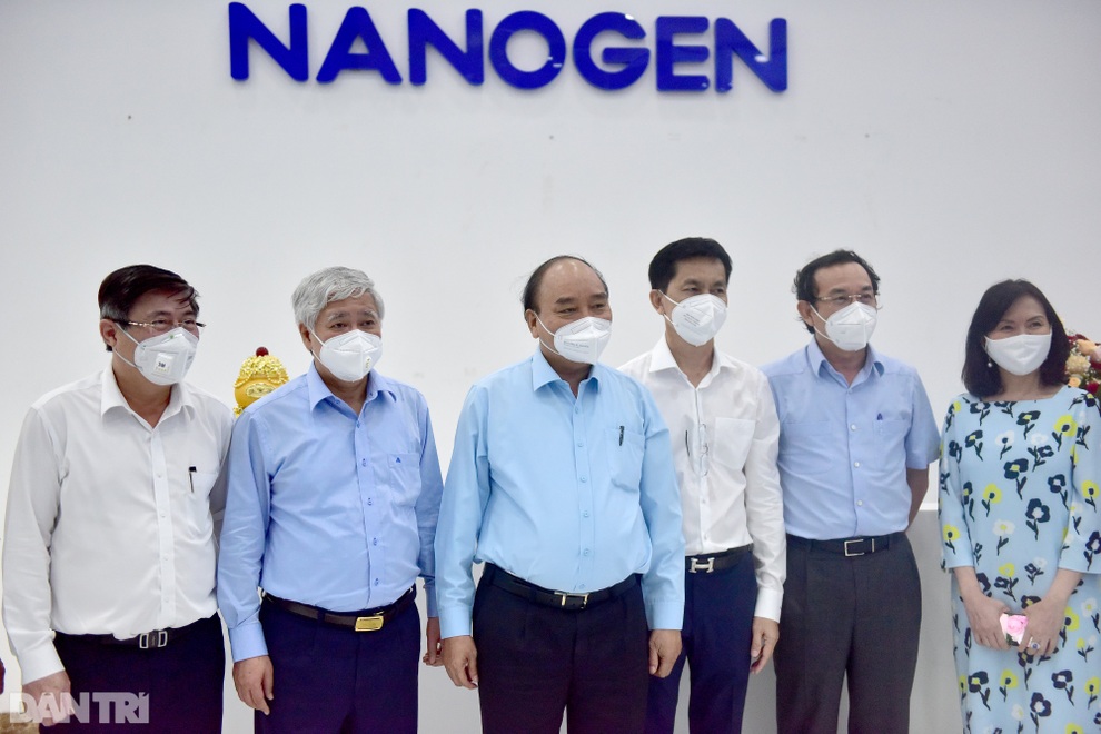 Chủ tịch nước đề nghị Bộ Y tế xem xét, sớm cấp phép vắc xin Nanocovax - 2 Chủ tịch nước đề nghị Bộ Y tế xem xét, sớm cấp phép vắc xin Nanocovax - 2
