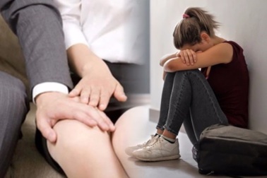 Sợ hãi khi khách hàng đòi đi khách sạn rồi mới... ký hợp đồng