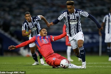 Mắc lỗi nghiêm trọng, Thiago Silva vẫn được HLV Frank Lampard khen ngợi