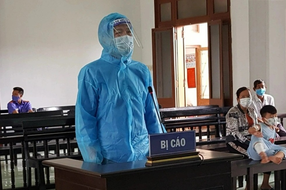 Tuyên án kẻ phóng hỏa, khóa trái cửa đốt 4 người trong nhà - 1 Tuyên án kẻ phóng hỏa, khóa trái cửa đốt 4 người trong nhà - 1