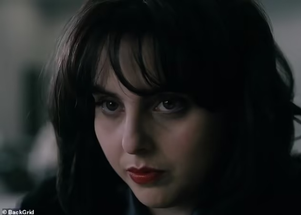 Monica Lewinsky làm phim về scandal tình ái của chính mình - 3 Monica Lewinsky làm phim về scandal tình ái của chính mình - 3