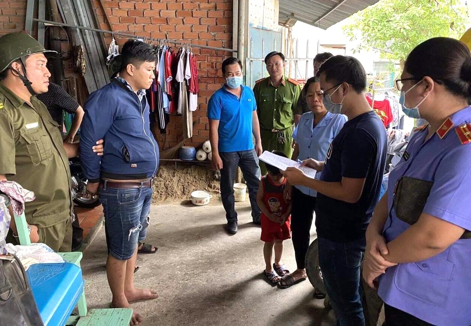 Bắt khẩn cấp thanh niên đánh dã man nữ sinh sau va chạm giao thông - 1 Bắt khẩn cấp thanh niên đánh dã man nữ sinh sau va chạm giao thông - 1