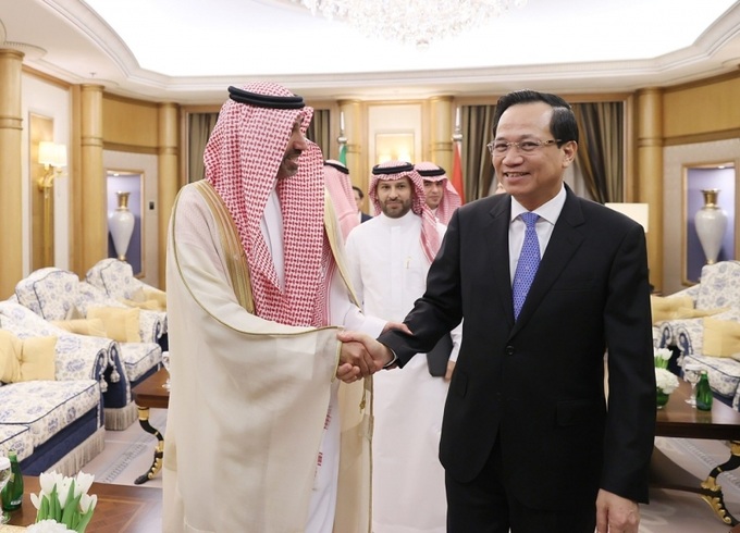 Bộ trưởng Đào Ngọc Dung gặp gỡ Bộ trưởng Bộ Nguồn nhân lực và Phát triển xã hội Ả rập Xê út Ahmed Al-Rajhi