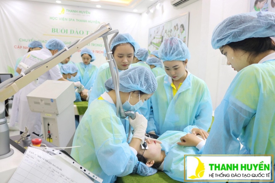 Học Viện Spa Thanh Huyền đầu tư sở hữu công nghệ cân bằng sắc tố từ Đức - 4 Học Viện Spa Thanh Huyền đầu tư sở hữu công nghệ cân bằng sắc tố từ Đức - 4