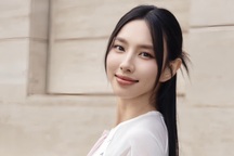 Vì sao hoa hậu Thùy Tiên bị tạm hoãn xuất cảnh?