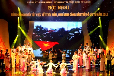 Hà Nội vinh danh 10 công dân ưu tú