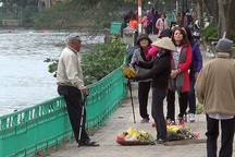 Đề xuất lập khu riêng cho người bán hàng rong ở Hà Nội