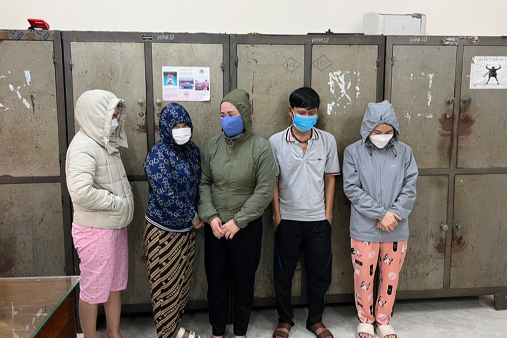 Huy động gần 300 chiến sỹ công an truy quét tệ nạn lô đề - 1 Huy động gần 300 chiến sỹ công an truy quét tệ nạn lô đề - 1