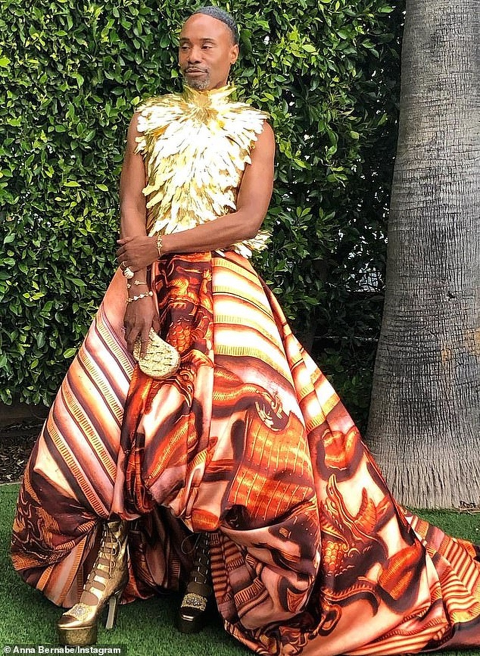 Nam diễn viên Billy Porter diện váy áo rực rỡ dự lễ trao giải Oscar - 3 Nam diễn viên Billy Porter diện váy áo rực rỡ dự lễ trao giải Oscar - 3