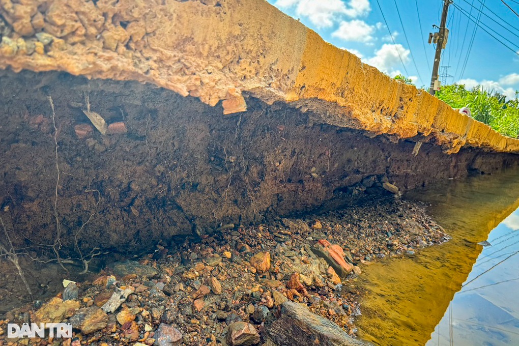 Vì sao bùn đất từ dự án ập thẳng vào nhà dân ở Đà Nẵng? - 2 Vì sao bùn đất từ dự án ập thẳng vào nhà dân ở Đà Nẵng? - 2