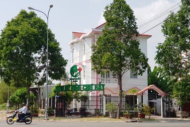 "Thẩm mỹ viện Chợ Rẫy" bị phạt 90 triệu đồng vì phẫu thuật làm đẹp chui