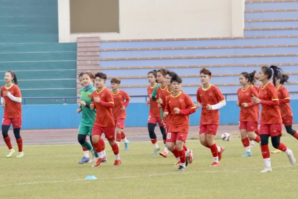 Đội tuyển U20 nữ Việt Nam có buổi tập đầu tiên trên sân Việt Trì - 1 Đội tuyển U20 nữ Việt Nam có buổi tập đầu tiên trên sân Việt Trì - 1
