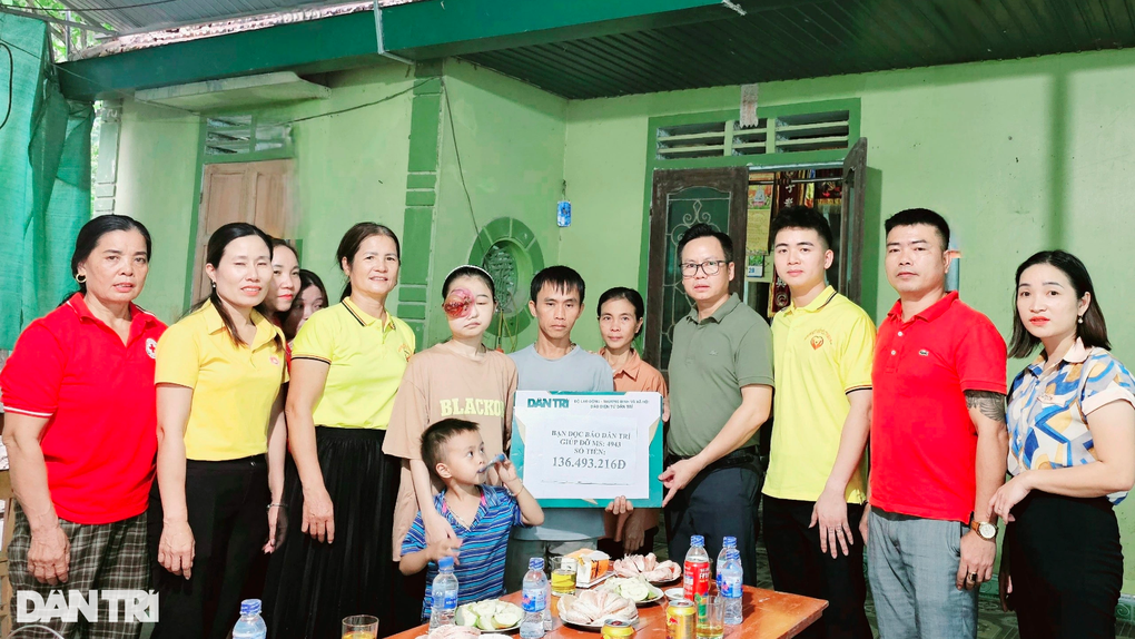 Gần 1 tỷ đồng đến với nữ sinh có con mắt sắp nổ tung - 4 Gần 1 tỷ đồng đến với nữ sinh có con mắt sắp nổ tung - 4