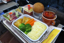 Nhà cung cấp suất ăn hàng không lớn nhất cho Vietnam Airlines lỗ triền miên