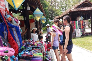 Chiêm ngưỡng Không gian Nghề truyền thống 3 miền hội tụ tại Huế