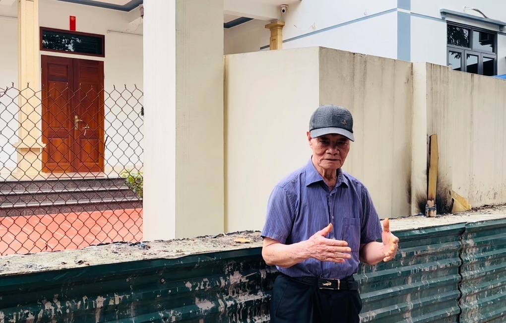 Cụ ông ở Hà Nội ngỡ ngàng vì 12m tường rào của gia đình bỗng thành vô chủ - 1 Cụ ông ở Hà Nội ngỡ ngàng vì 12m tường rào của gia đình bỗng thành vô chủ - 1