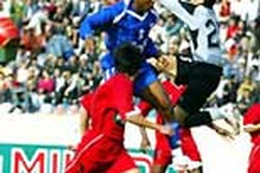 Kẻ cười vui, người khóc hận