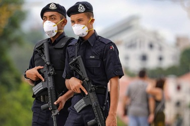 Malaysia kết án hơn 1.000 năm tù cha dượng hãm hiếp con gái