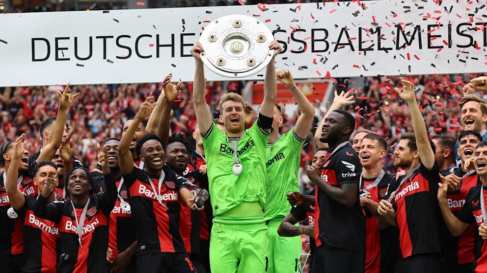 Leverkusen lập kỷ lục vĩ đại trong ngày vô địch Bundesliga - 2