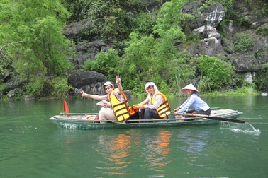 Không thể bàn mãi chuyện thương hiệu du lịch