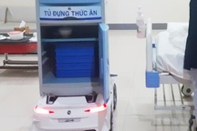 Dùng robot mang thức ăn phục vụ bệnh nhân cách ly nghi nhiễm nCoV