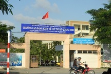 Tuyển sinh không được, trường viết giùm đơn nghỉ việc cho giáo viên